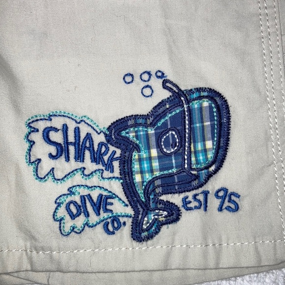 NWT oshKosh shortalls lightweight light tan shark embroidered 18m - Picture 2 of 6